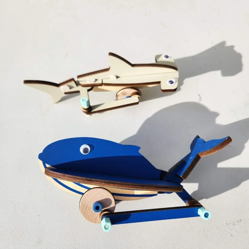 KiwiCo. Kiwi Co. Automata automaton Whale Hammerhead Shark Toy Rolling Biology
